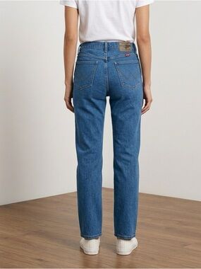 Wrangler Straight Leg Blue Jeans | Vintage Style | Size 32 by 34